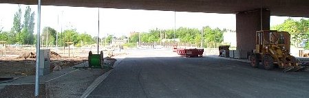 unter die Br&uuml;cke und Richung Vegesack