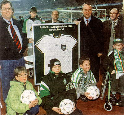 Trikotspende im Weserstadion