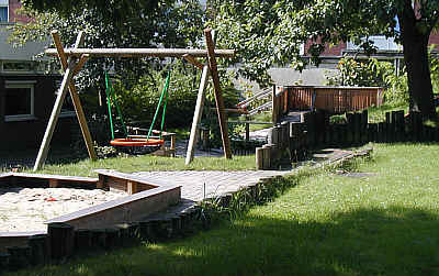 Vogelnestschaukel und Rolli-Parcour